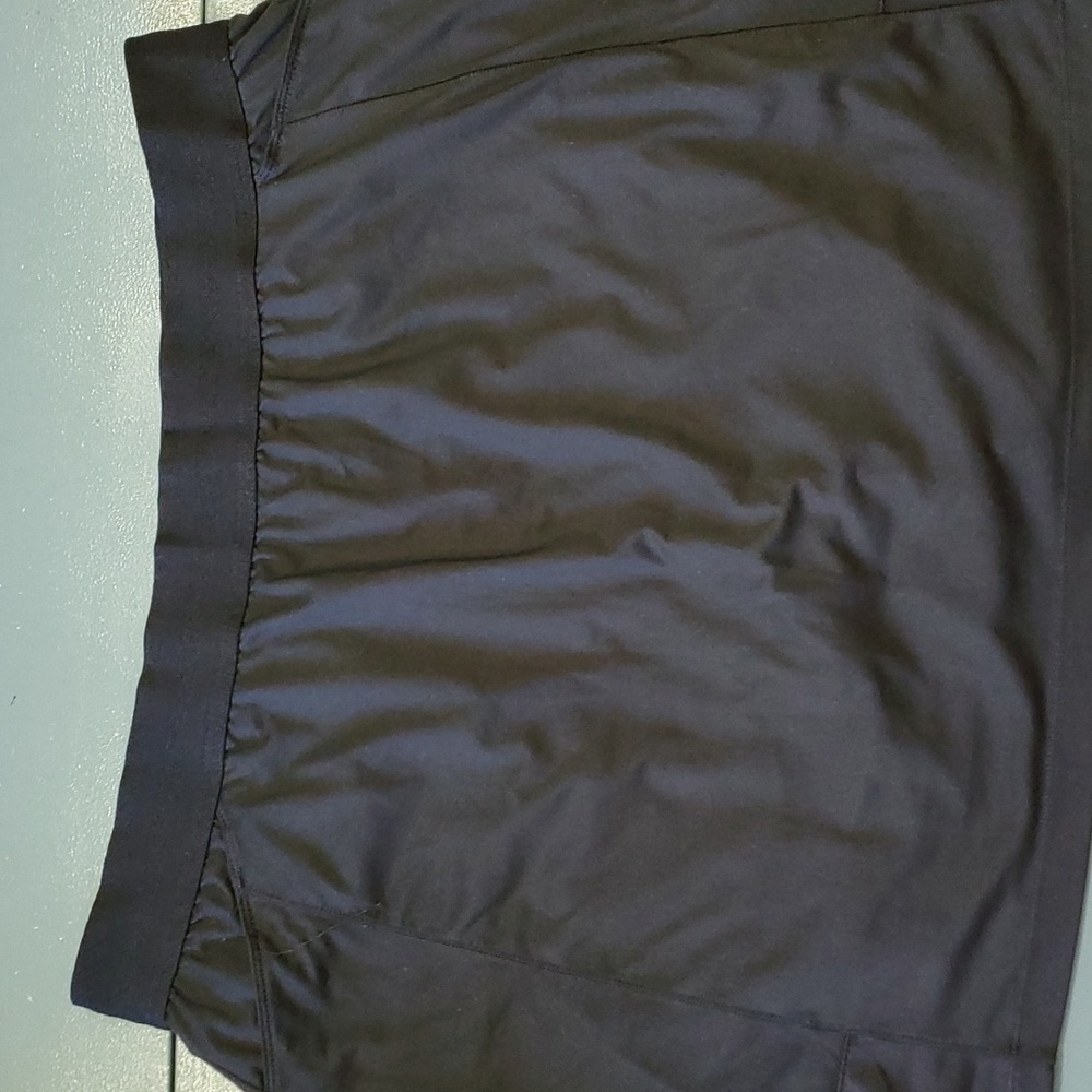 ADIDAS BLACK SKORT. Size XL. Wide elastic waist. 2 front pockets.‎ GOOD U…